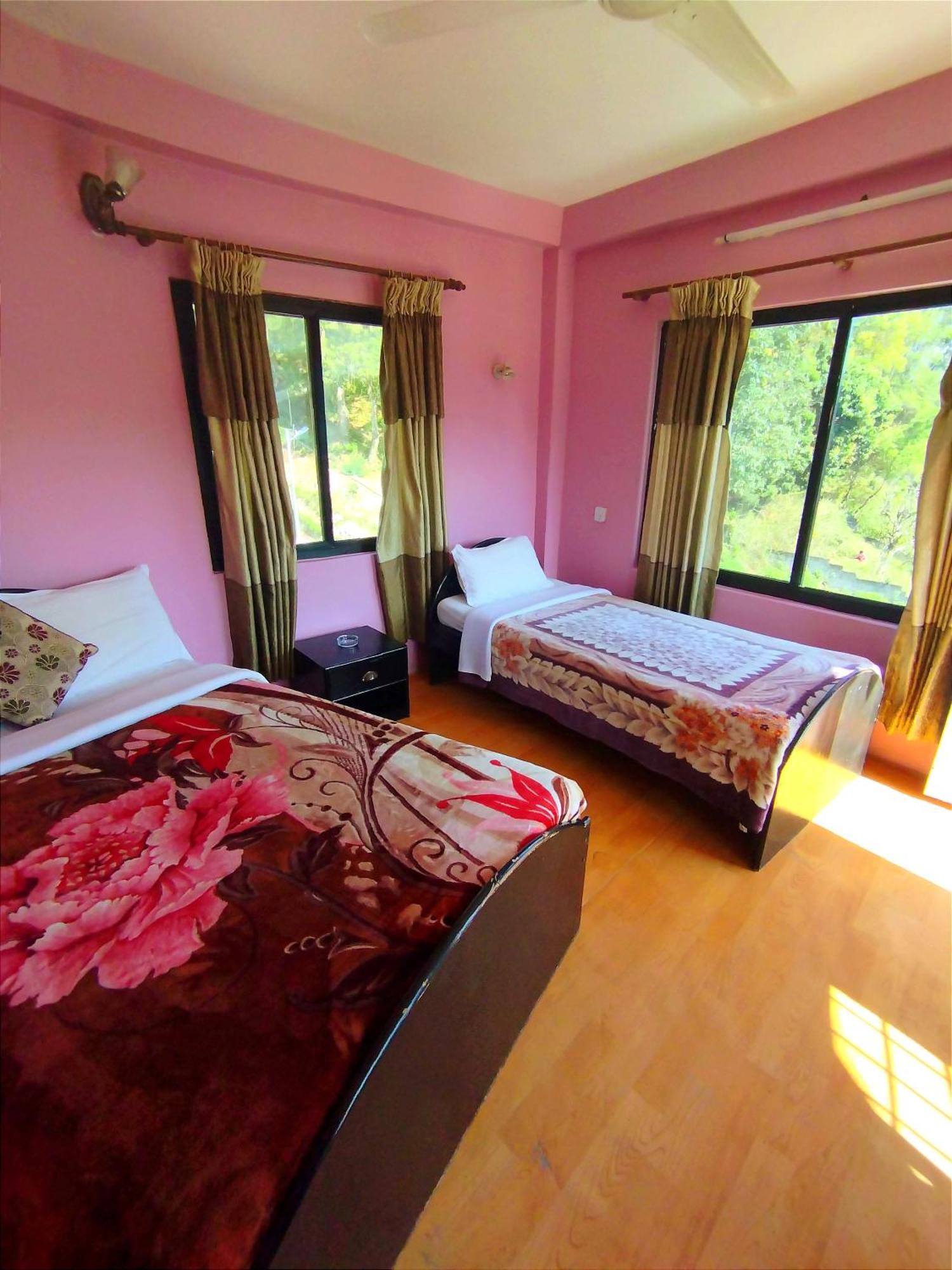 Hotel Santana Pokhara Quarto foto