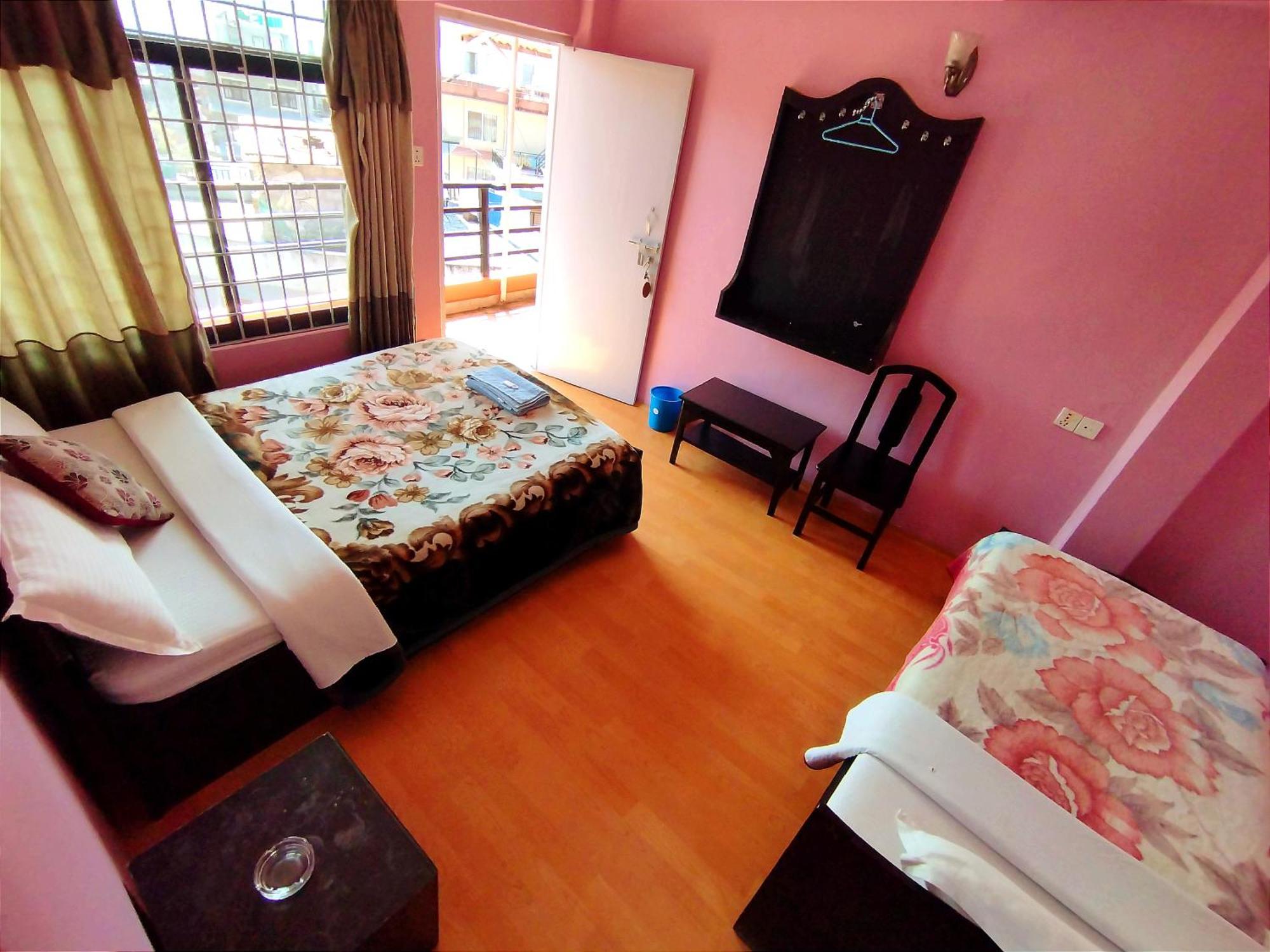 Hotel Santana Pokhara Quarto foto