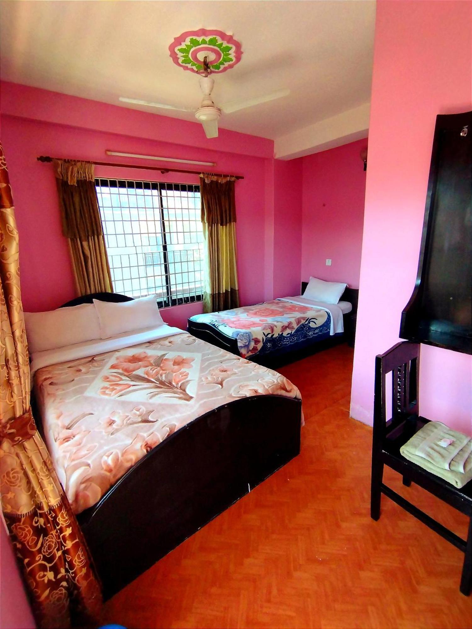 Hotel Santana Pokhara Quarto foto